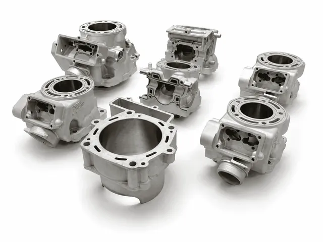 Cilindros de 2 y 4 tiempos recromados con restauración del recubrimiento de níquel-carburo de silicio y acabado T-Shape.